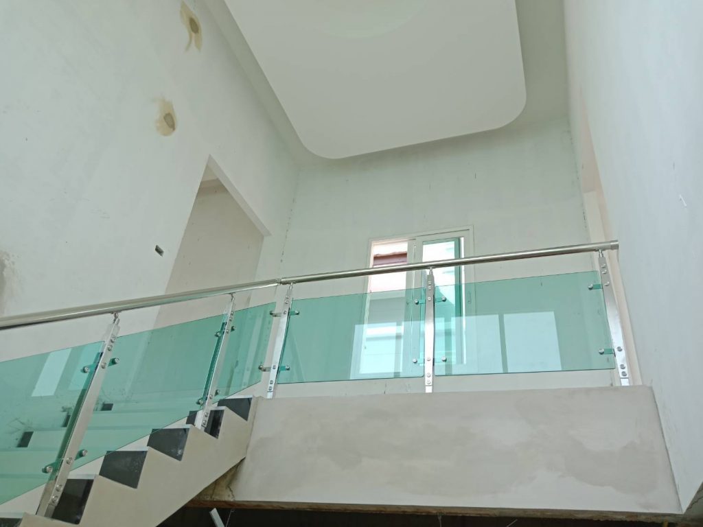 railing tangga kaca jogja